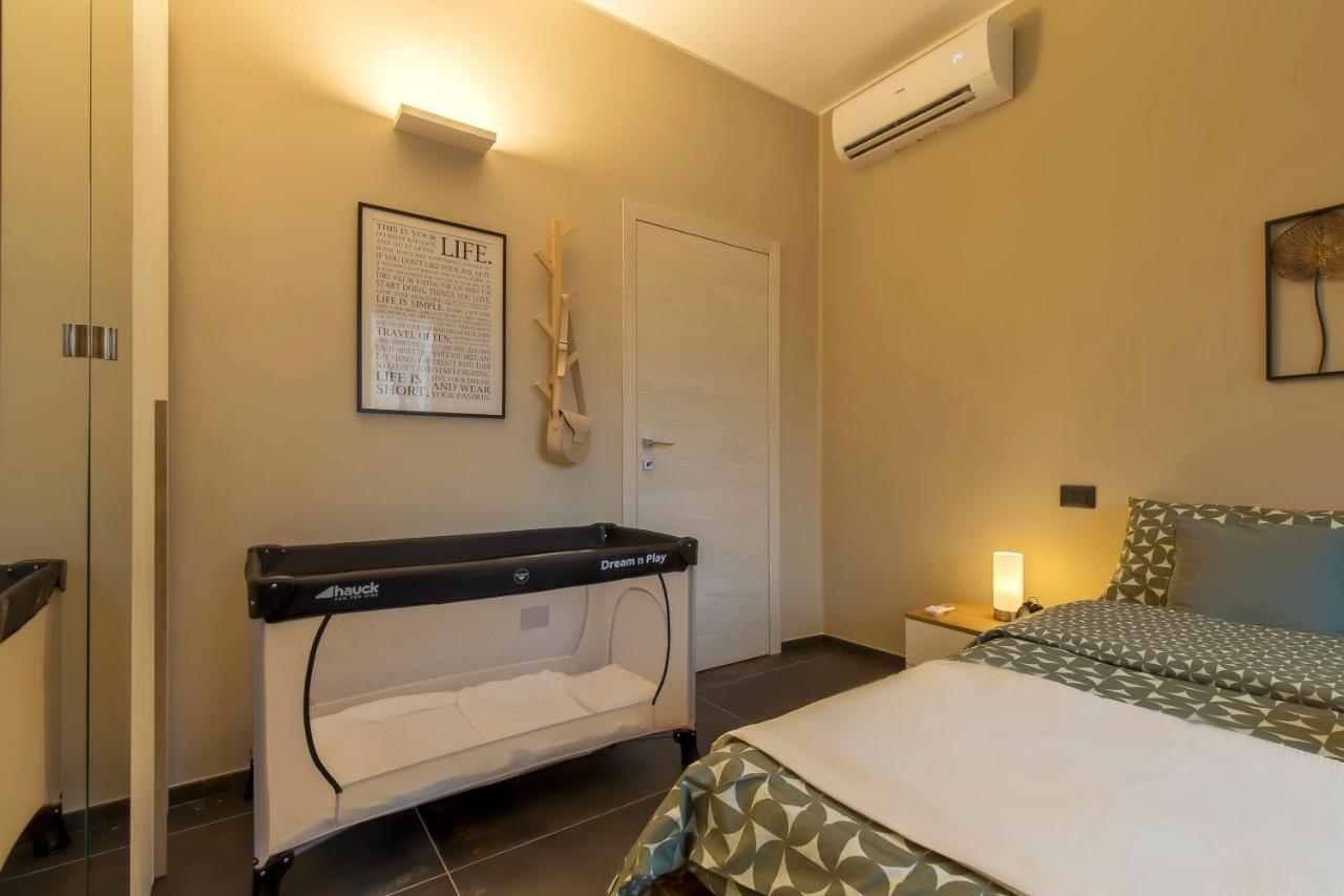 מילאנו Modern & Bright 2 Bedroom Flat 50M From M4 Stop מראה חיצוני תמונה
