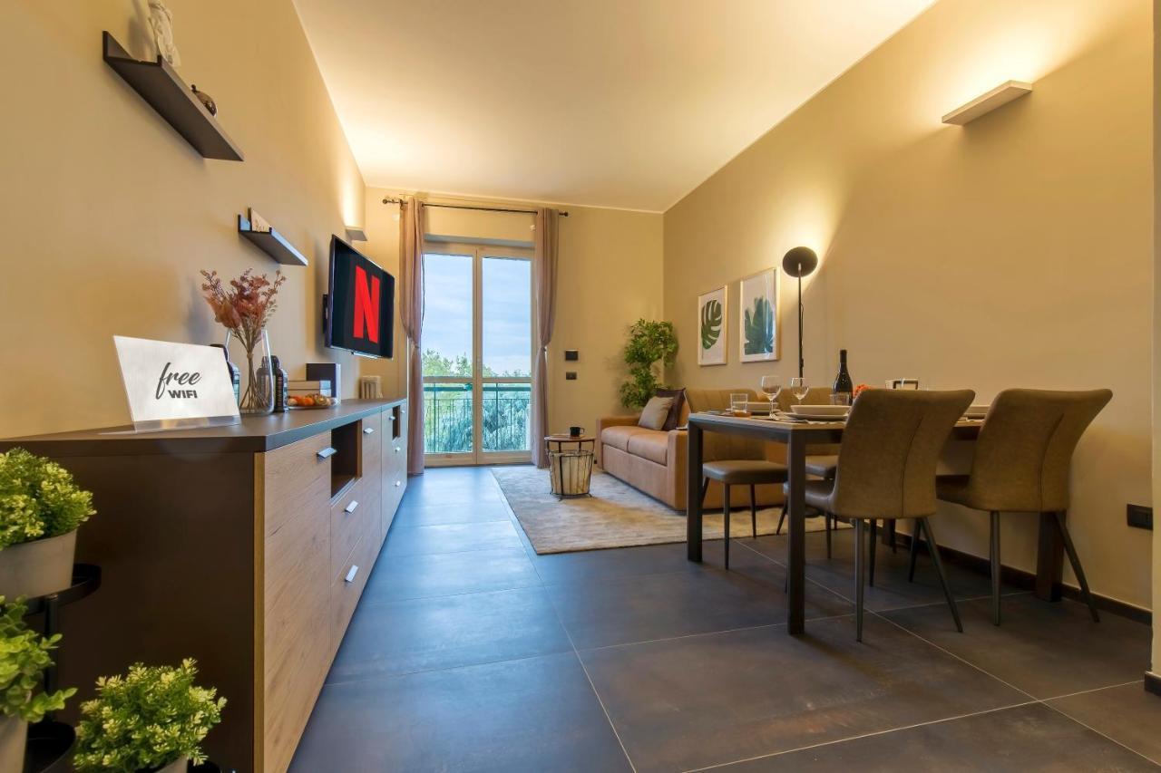 מילאנו Modern & Bright 2 Bedroom Flat 50M From M4 Stop מראה חיצוני תמונה