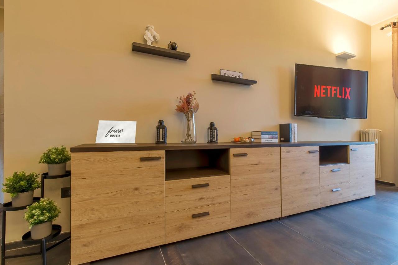 מילאנו Modern & Bright 2 Bedroom Flat 50M From M4 Stop מראה חיצוני תמונה