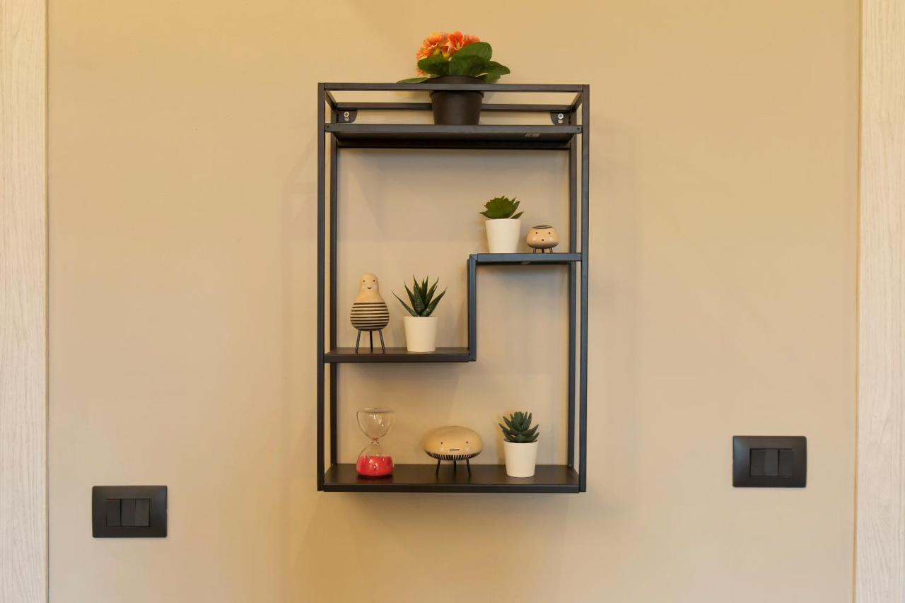 מילאנו Modern & Bright 2 Bedroom Flat 50M From M4 Stop מראה חיצוני תמונה