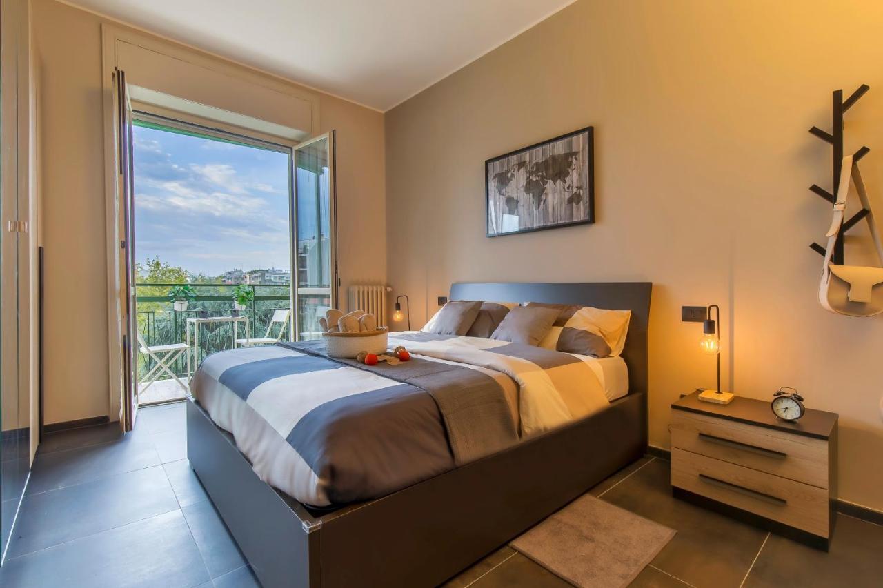 מילאנו Modern & Bright 2 Bedroom Flat 50M From M4 Stop מראה חיצוני תמונה