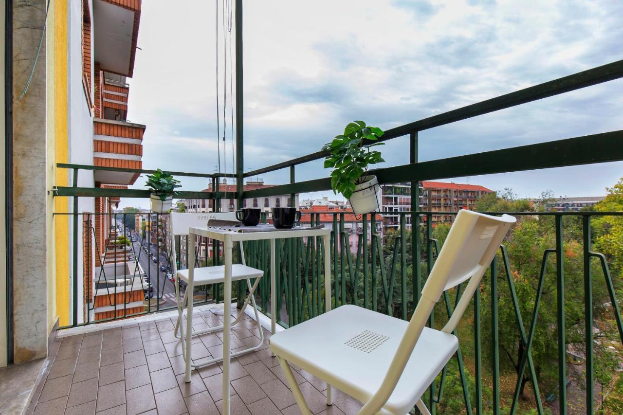 מילאנו Modern & Bright 2 Bedroom Flat 50M From M4 Stop מראה חיצוני תמונה