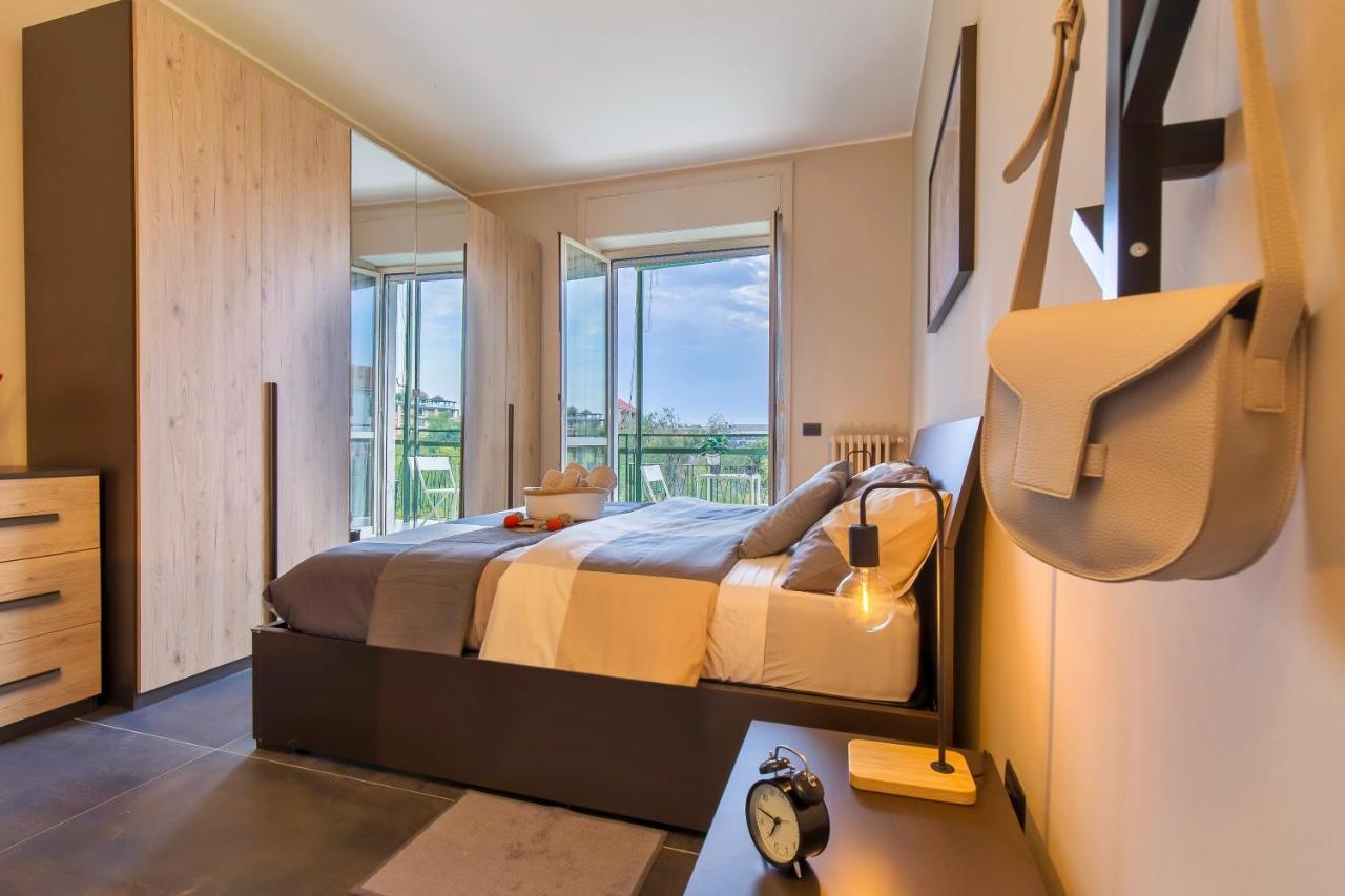 מילאנו Modern & Bright 2 Bedroom Flat 50M From M4 Stop מראה חיצוני תמונה
