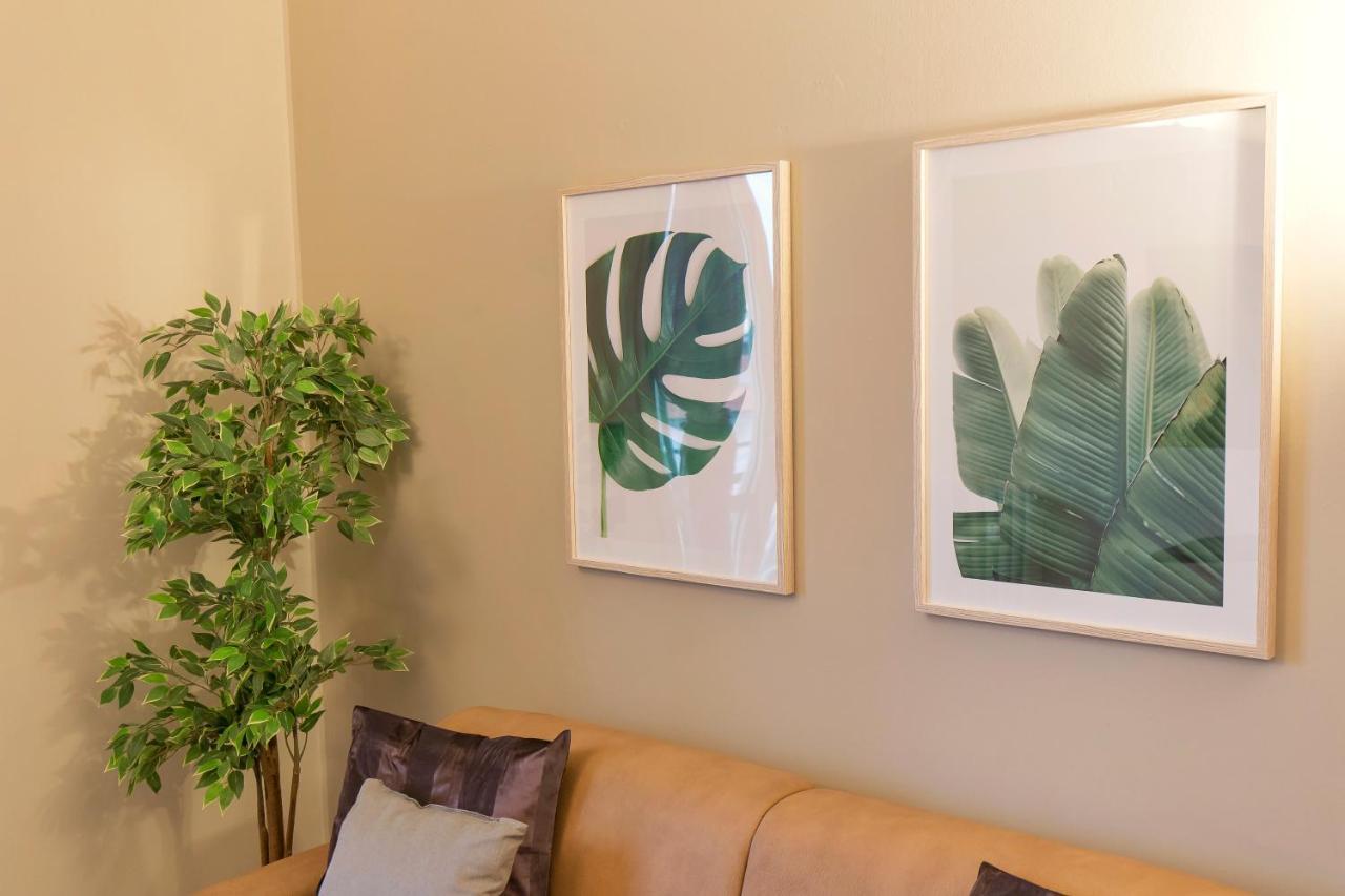 מילאנו Modern & Bright 2 Bedroom Flat 50M From M4 Stop מראה חיצוני תמונה