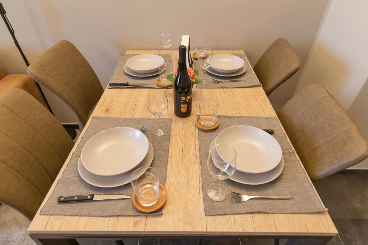 מילאנו Modern & Bright 2 Bedroom Flat 50M From M4 Stop מראה חיצוני תמונה